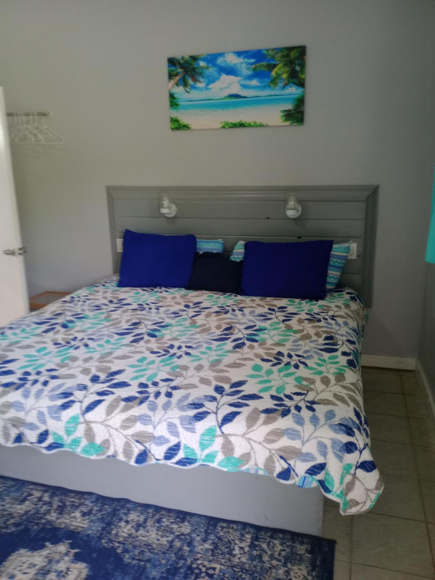 Surfers Manor Motel Gregory Town ภายนอก รูปภาพ