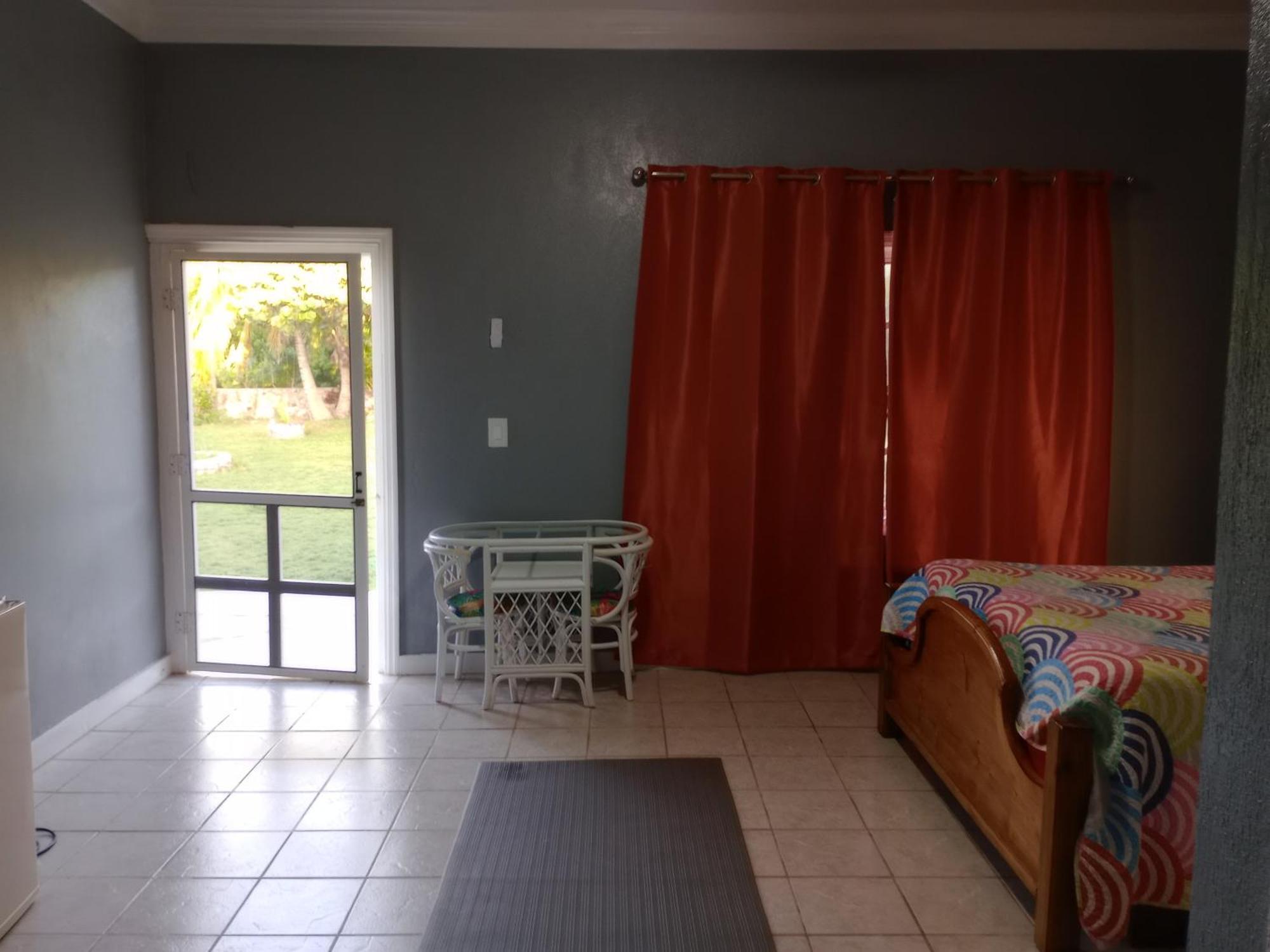 Surfers Manor Motel Gregory Town ภายนอก รูปภาพ