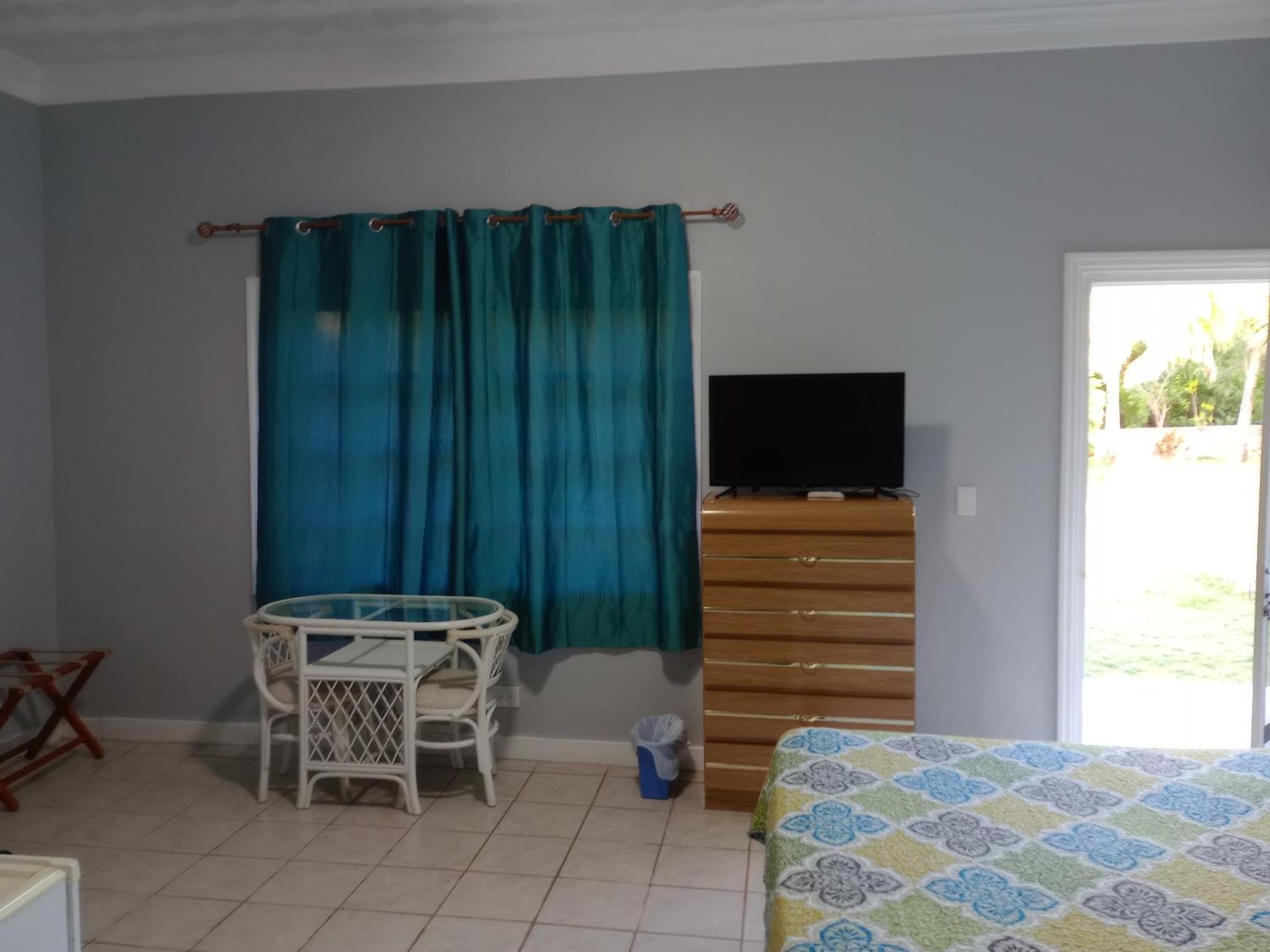 Surfers Manor Motel Gregory Town ภายนอก รูปภาพ